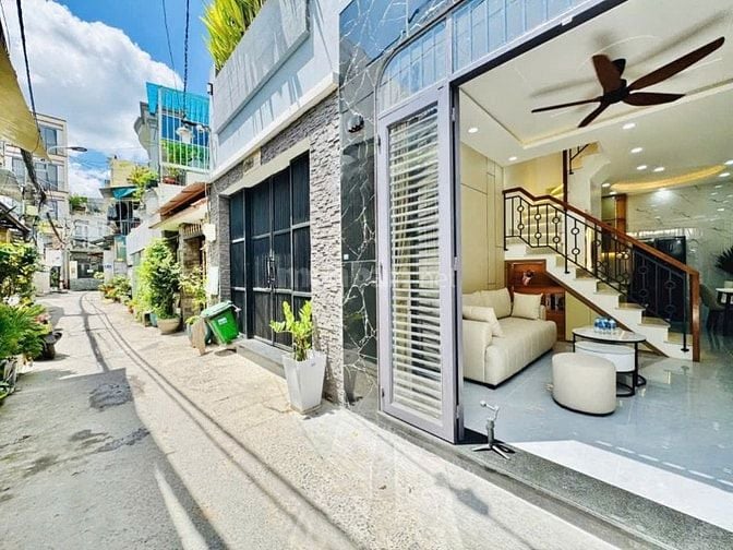 Bán nhà căn góc hẻm 3m thông Quang Trung,P.11, 3,5 x 9, giá 3.69 tỷ tl