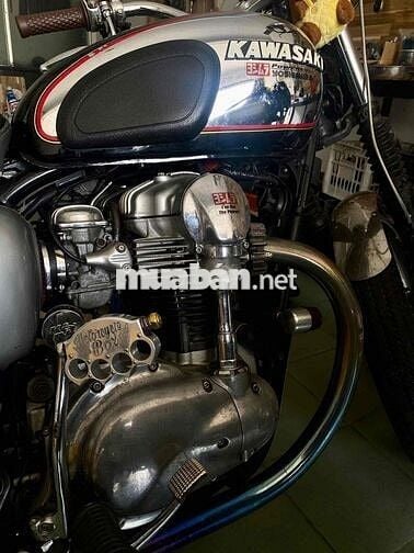 Kawasaki W650 màu Đen