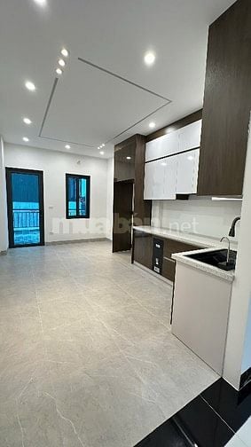 🔥NHỈNH 13 TỶ NGUYỄN VĂN HUYÊN💥6 TẦNG, THANG MÁY. LÔ GÓC. Ô TÔ 