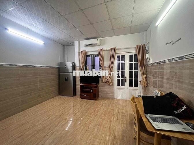 Cho thuê nhà đủ nội thất hẻm bến vân đồn Q4 gia 7,5triệu/tháng - 30 m2