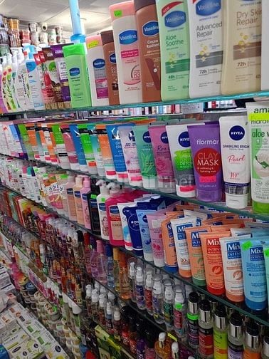 Cửa hàng bách hoá tổng hợp cần tuyển 2nhân viên LĐPT