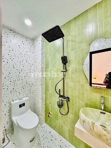 Bán nhà căn góc hẻm 3m thông Quang Trung,P.11, 3,5 x 9, giá 3.69 tỷ tl