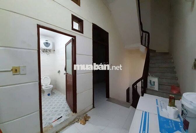 Nhà ngõ 43 phố Dịch Vọng, Diện tích 60m2 x 4 tầng ô tô đậu cửa