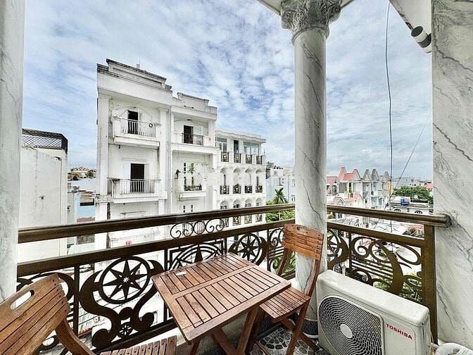 CHO THUÊ 2 PHÒNG NGỦ BAN CÔNG ĐẦY ĐỦ NỘI THẤT GẦN EMART PHAN HUY ÍCH