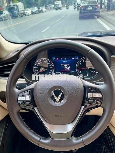 VinFast Lux A2.0 Premium 2021 Đen 36000 km