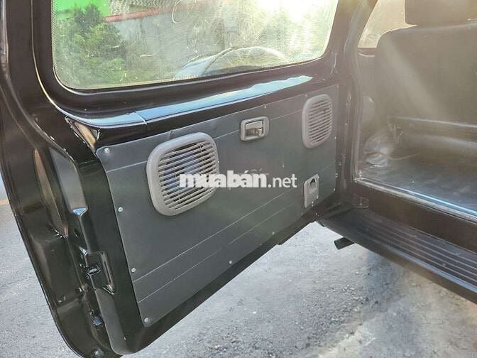 Isuzu Hi.Lander 2004 Số sàn Đen