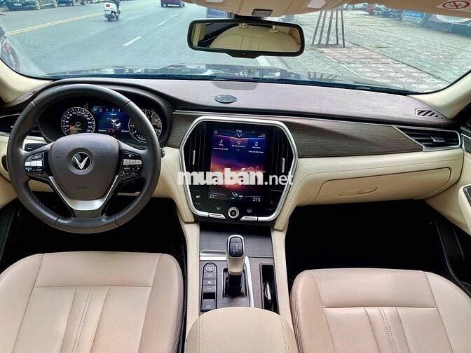 VinFast Lux A2.0 Premium 2021 Đen 36000 km