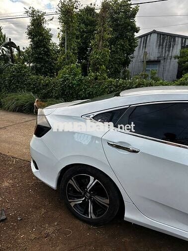 Honda Civic 1.5 Turbo Trắng 2018
