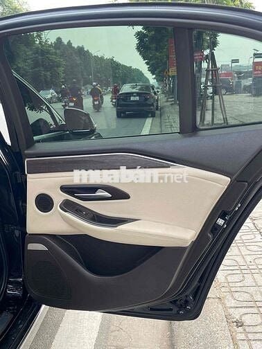 VinFast Lux A2.0 Premium 2021 Đen 36000 km