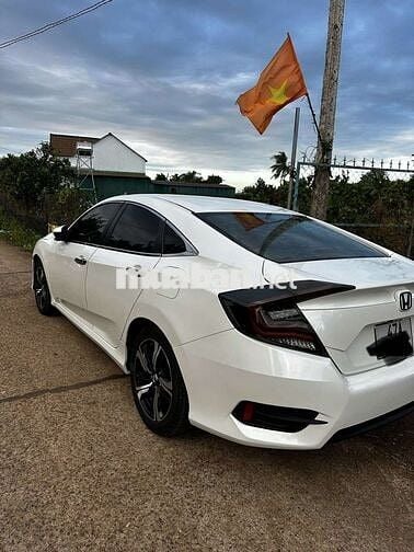 Honda Civic 1.5 Turbo Trắng 2018