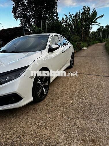 Honda Civic 1.5 Turbo Trắng 2018