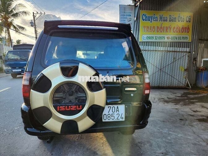 Isuzu Hi.Lander 2004 Số sàn Đen