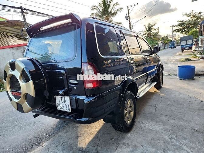 Isuzu Hi.Lander 2004 Số sàn Đen