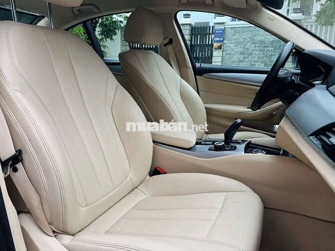 BMW 520i Luxury Line 2018/Model 2019 Đen 33000 km