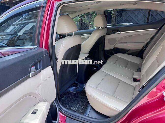 Hyundai Elantra 2019 2.0AT - 80000 km