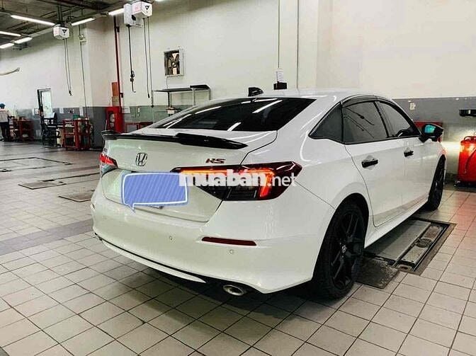 Honda Civic RS 2024 - 10.000km Siêu Đẹp Hãng Bán