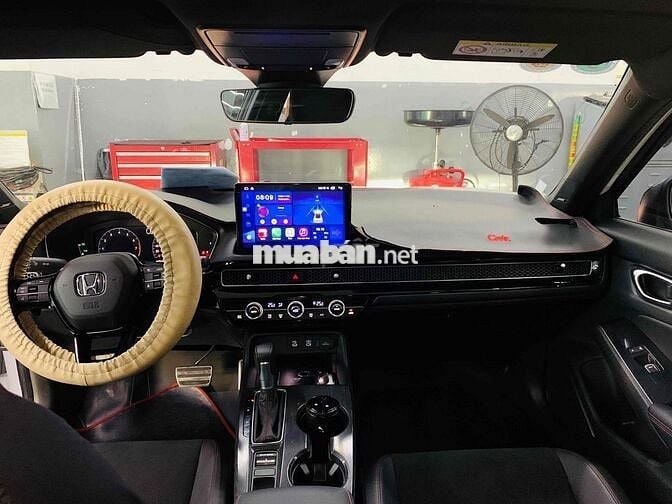 Honda Civic RS 2024 - 10.000km Siêu Đẹp Hãng Bán