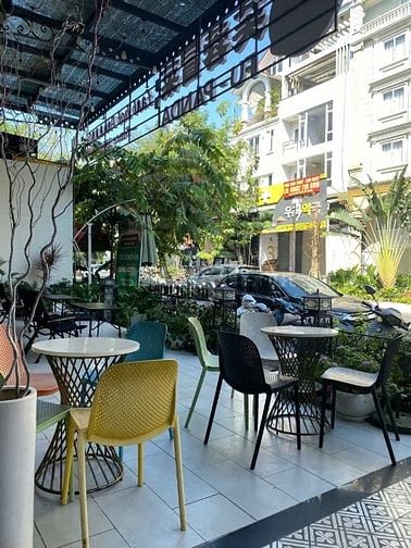 Cho thuê mặt bằng cafe đường Cao Triều Phát, PMH vị trí đẹp giá rẻ.