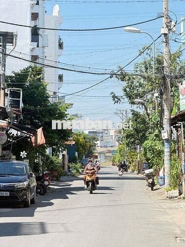 CHỦ KẸT TIỀN CẦN BÁN GẤP NHÀ DIỆN TÍCH HIẾM 3 TẦNG 5x15 TCH QUẬN 12