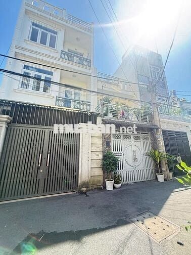 CHỦ KẸT TIỀN CẦN BÁN GẤP NHÀ DIỆN TÍCH HIẾM 3 TẦNG 5x15 TCH QUẬN 12