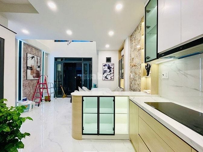 Bán nhà 3 tầng ngay Đ. Hoa Lan, Phường 2, Phú Nhuận 64m2(4,2m x 15m)SR