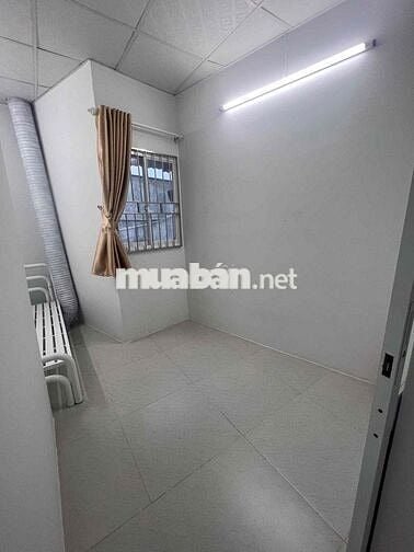 Cho thuê nhà nguyên căn Quận 4, diện tích 32m2, Đường Bến Vân Đồn.