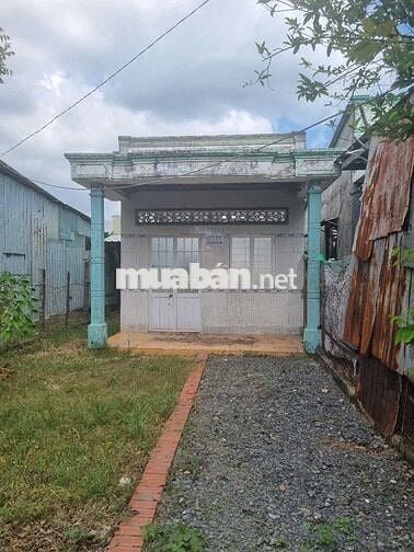 Bán nhà cấp 4 mặt tiền đường rộng 30m, khu dân cư hiện hữu