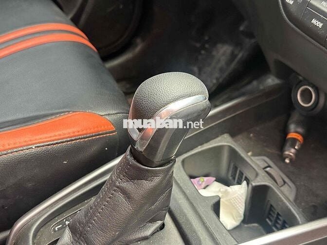 Suzuki XL7 2022 7 chỗ màu Cam