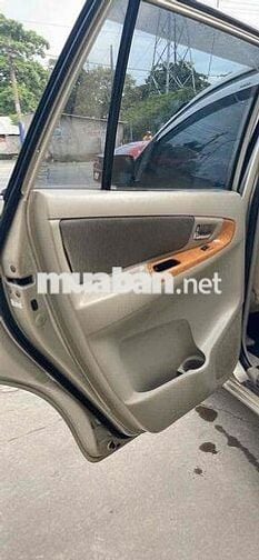 Toyota Innova 2009 G - 99000 km