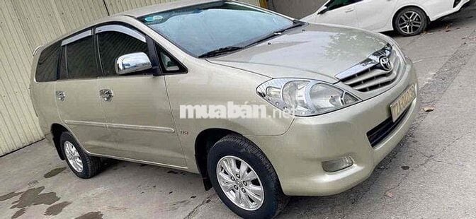 Toyota Innova 2009 G - 99000 km
