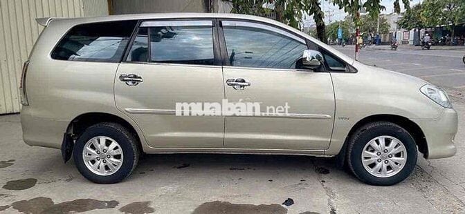 Toyota Innova 2009 G - 99000 km