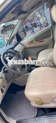 Toyota Innova 2009 G - 99000 km