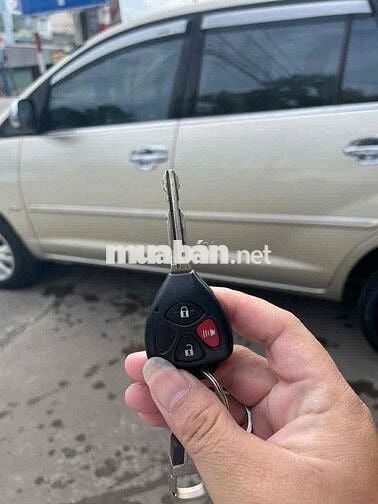 Toyota Innova 2009 G - 99000 km