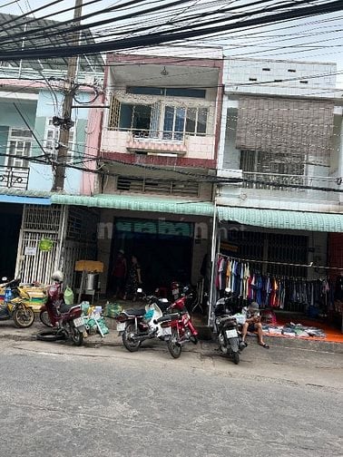 Nhà bán mặt tiền tiện kinh doanh