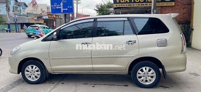 Toyota Innova 2009 G - 99000 km