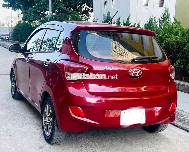 Hyundai i10 Bản đủ Đỏ