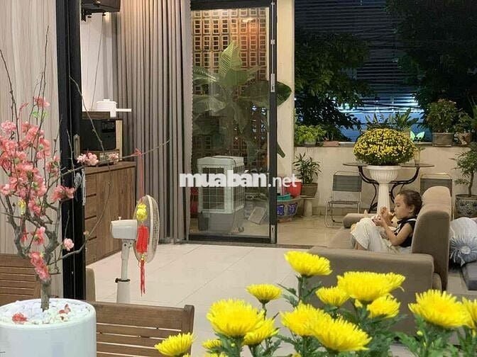 Nhà mặt tiền Nguyễn Thái Học, giáp hẻm thoáng đối diện ngân hàng, BV..