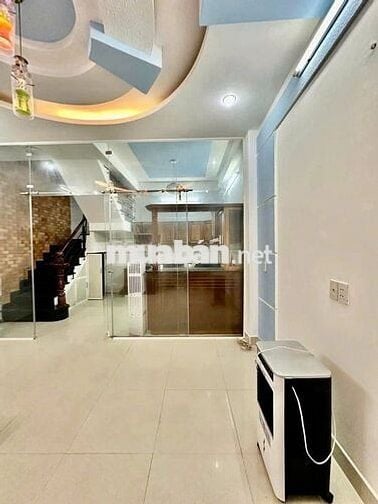 cho thuê nhà Thông Hoàng Hoa Thám  DT 5x9m, 3 lầu 5pn,ST giá 18 triệu