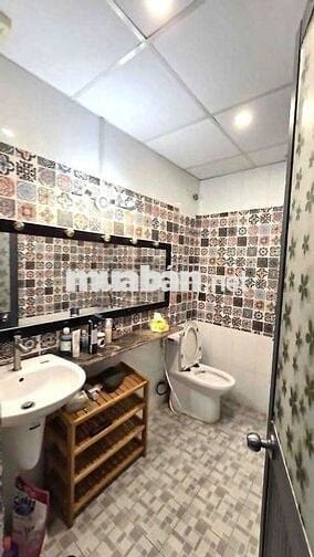 Cho Thuê Nhà Đường Bến Vân Đồn, Quận 4 (MBKD RỘNG - KINH DOANH TỰ DO)