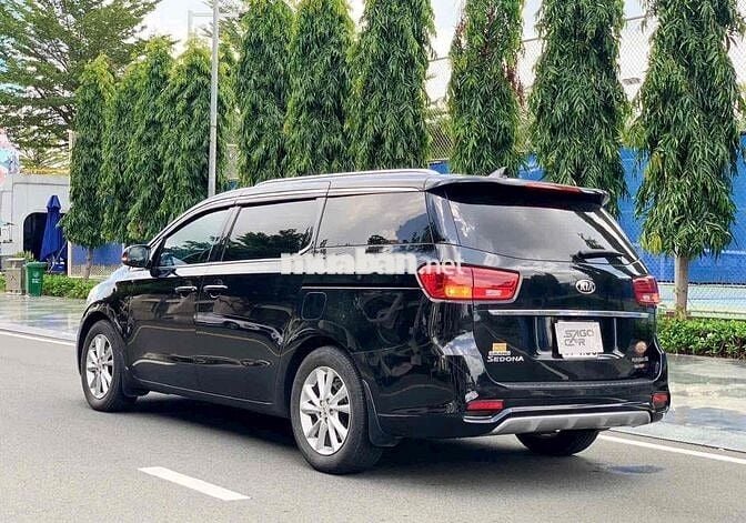 Kia Sedona 2019 Luxury D - 90000 km