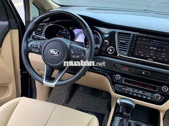 Kia Sedona 2019 Luxury D - 90000 km