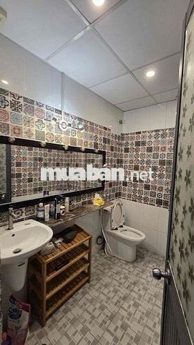 CHO THUÊ NHÀ NGUYÊN CĂN MẶT TIỀN BẾN VÂN ĐỒN VIEW SÔNG THOÁNG MÁT