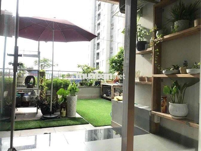 Cần bán căn hộ Samsora sân vườn giá tốt