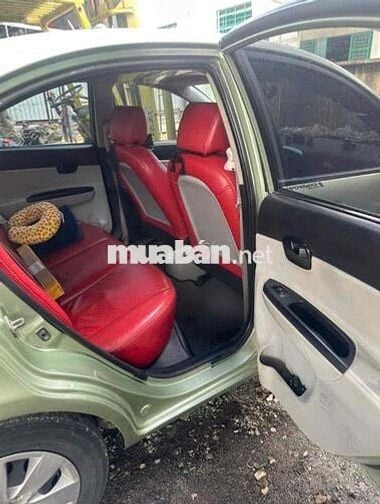 Hyundai Accent Xanh lá