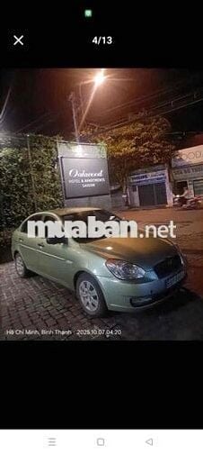 Hyundai Accent Xanh lá