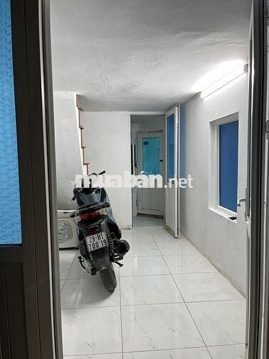 Cho thuê nhà trong ngõ 16m2, 4 tầng, 2 ngủ, 2 wc, bếp, khách, Đống Đa