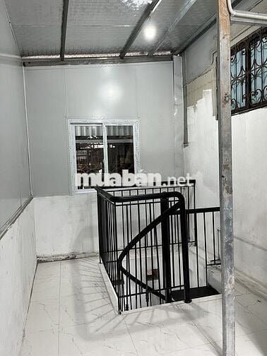 Cho thuê nhà trong ngõ 16m2, 4 tầng, 2 ngủ, 2 wc, bếp, khách, Đống Đa