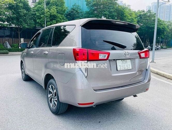 Toyota Innova 2021 E 2.0 MT - màu Đồng