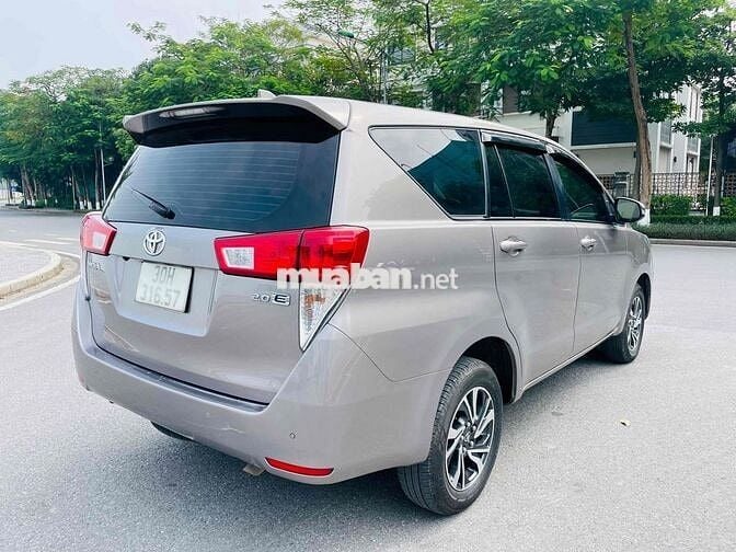Toyota Innova 2021 E 2.0 MT - màu Đồng