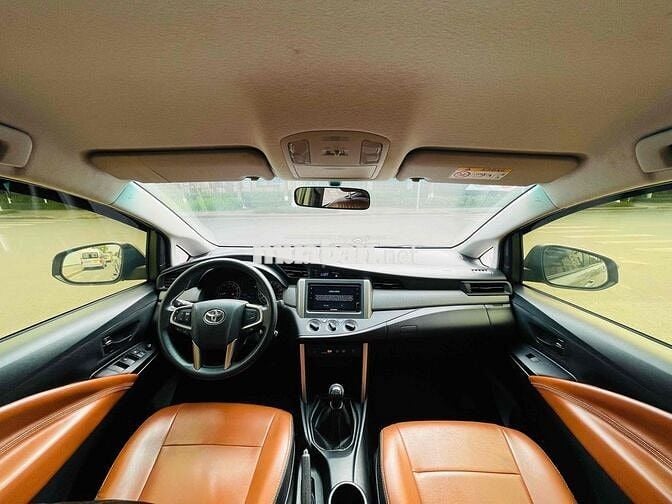 Toyota Innova 2021 E 2.0 MT - màu Đồng